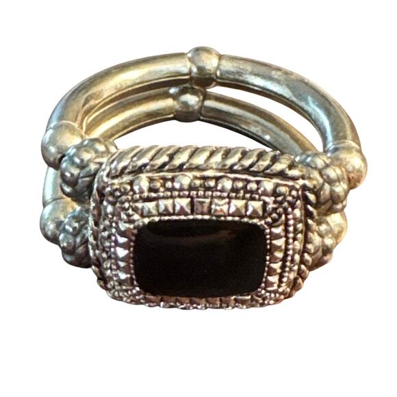 Silver Tone Onyx Look Stretch Ring Size 8 - Picture 1 of 2